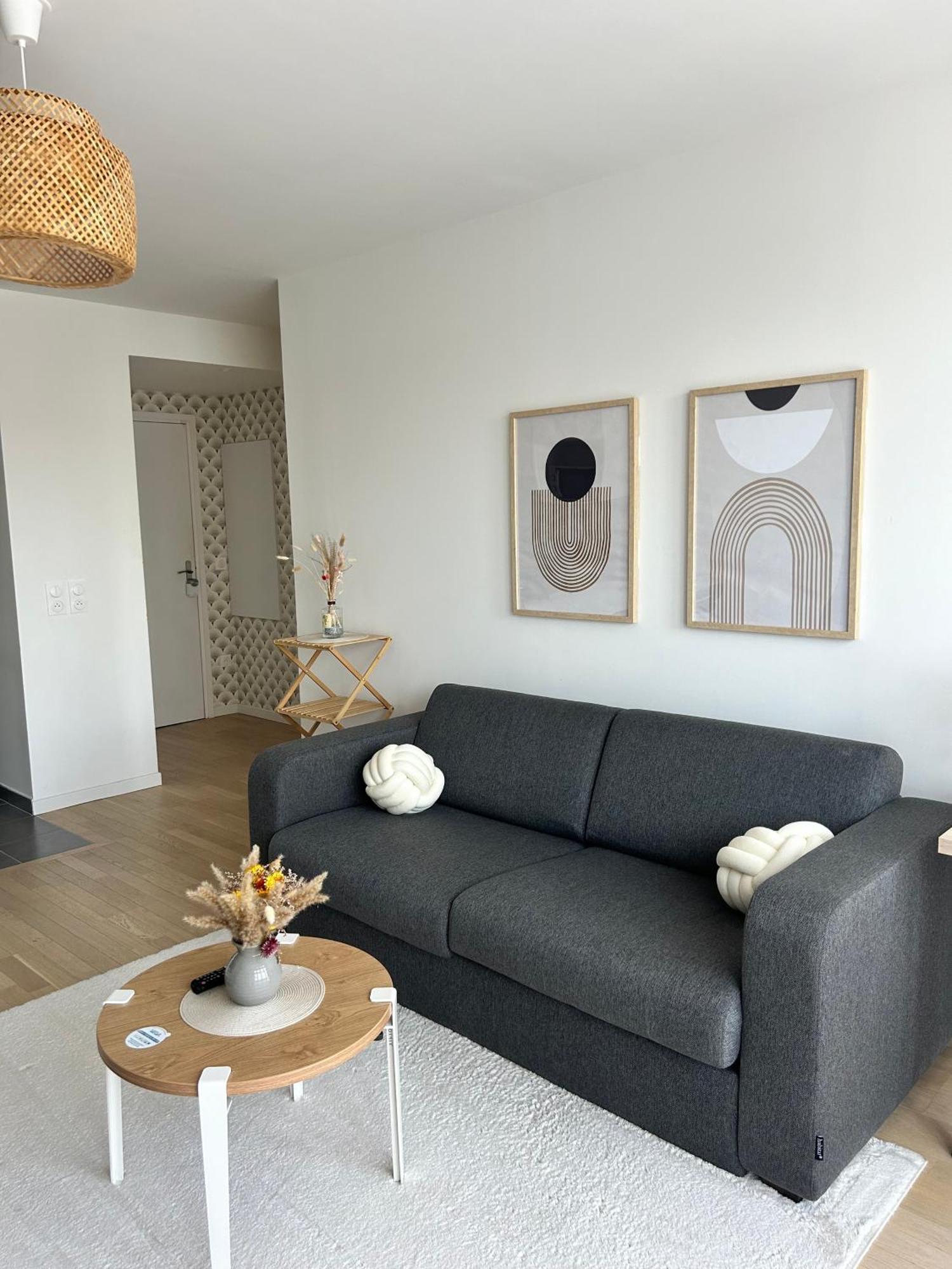 Elegant Appartement Minimaliste Entre Paris Et Disney Noisy-le-Grand Luaran gambar