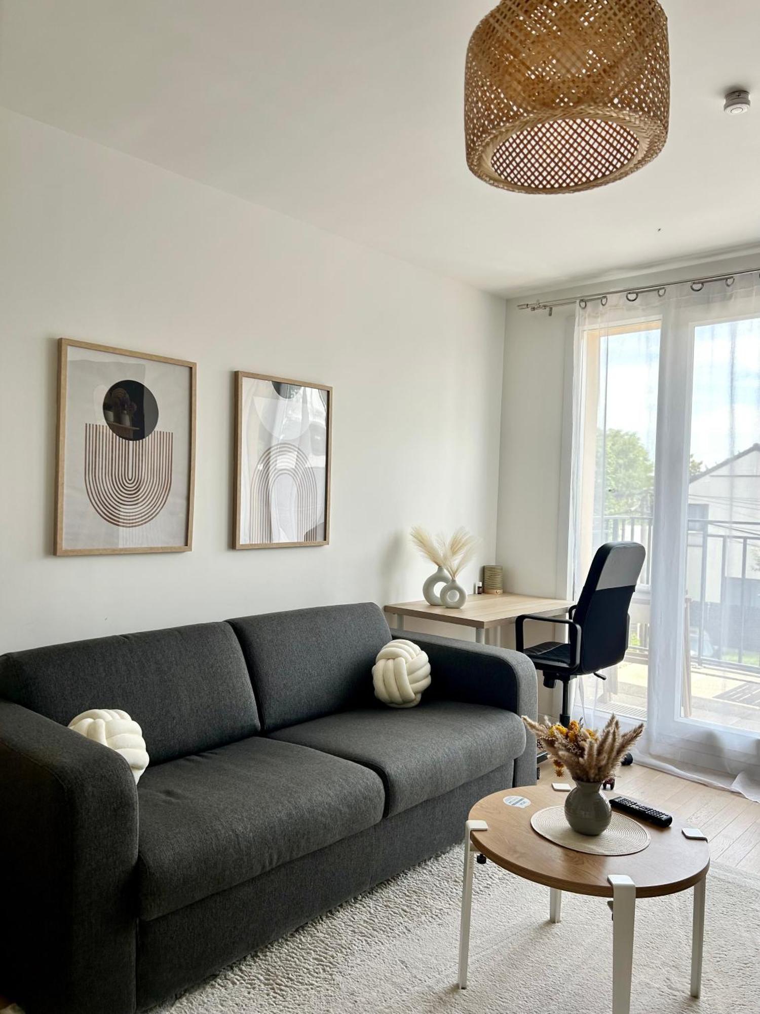 Elegant Appartement Minimaliste Entre Paris Et Disney Noisy-le-Grand Luaran gambar