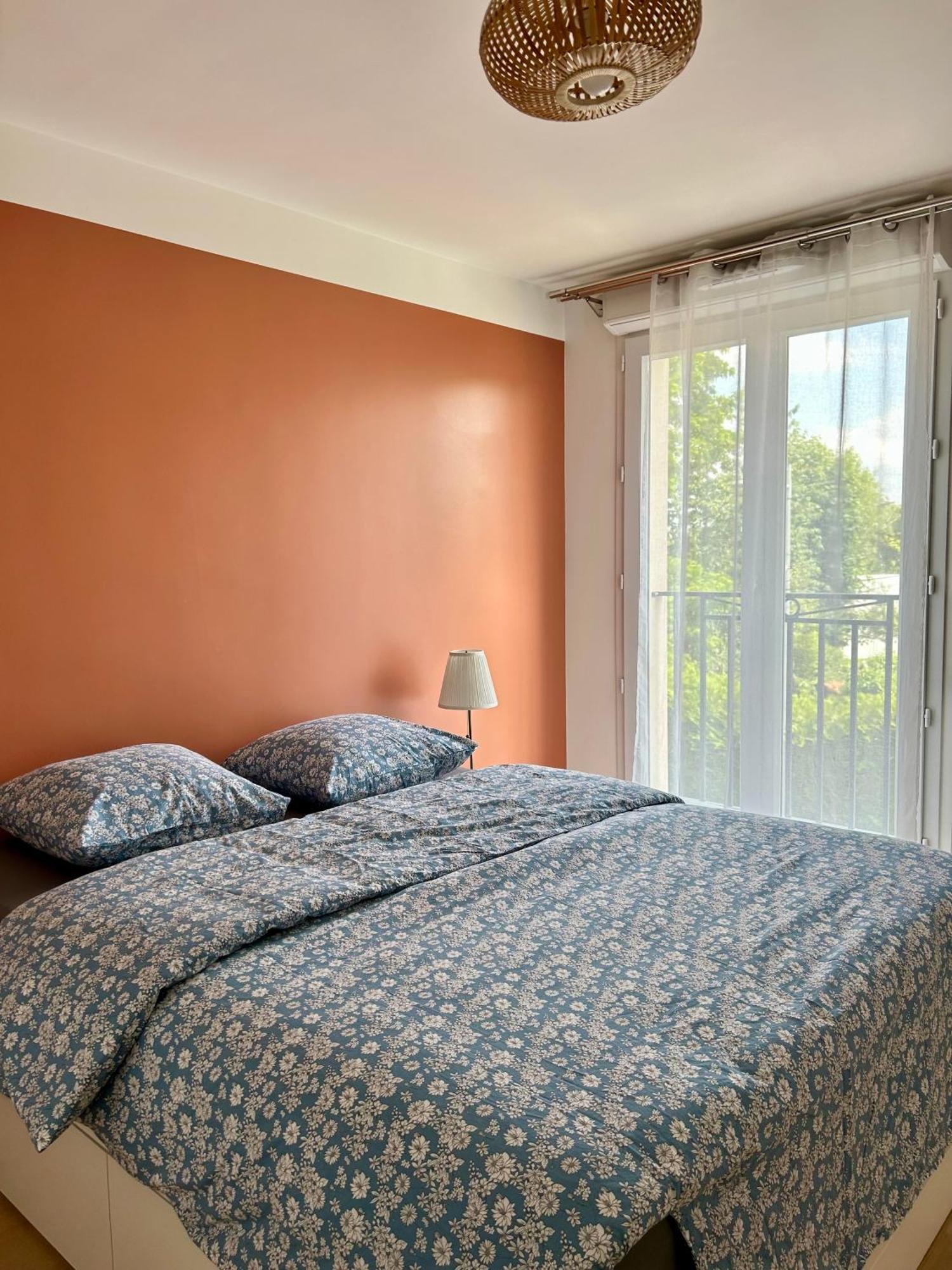 Elegant Appartement Minimaliste Entre Paris Et Disney Noisy-le-Grand Luaran gambar